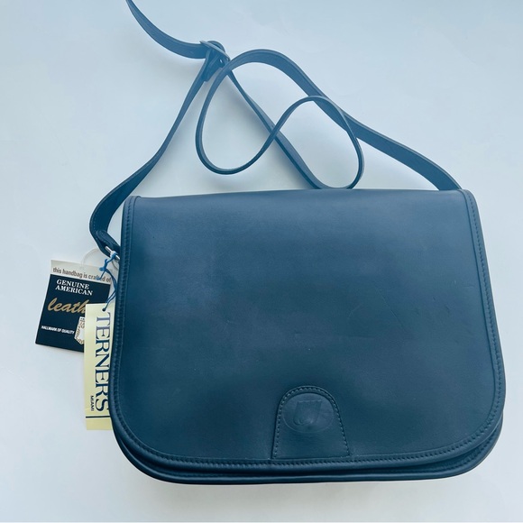 Vintage rare NWTUnited Airlines uniform black genuine leather handbag .